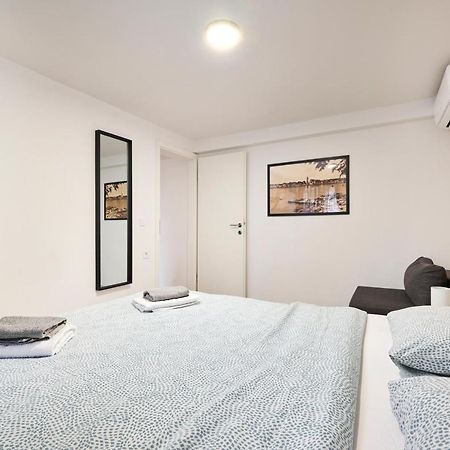 Lina Apartments Umag Eksteriør billede