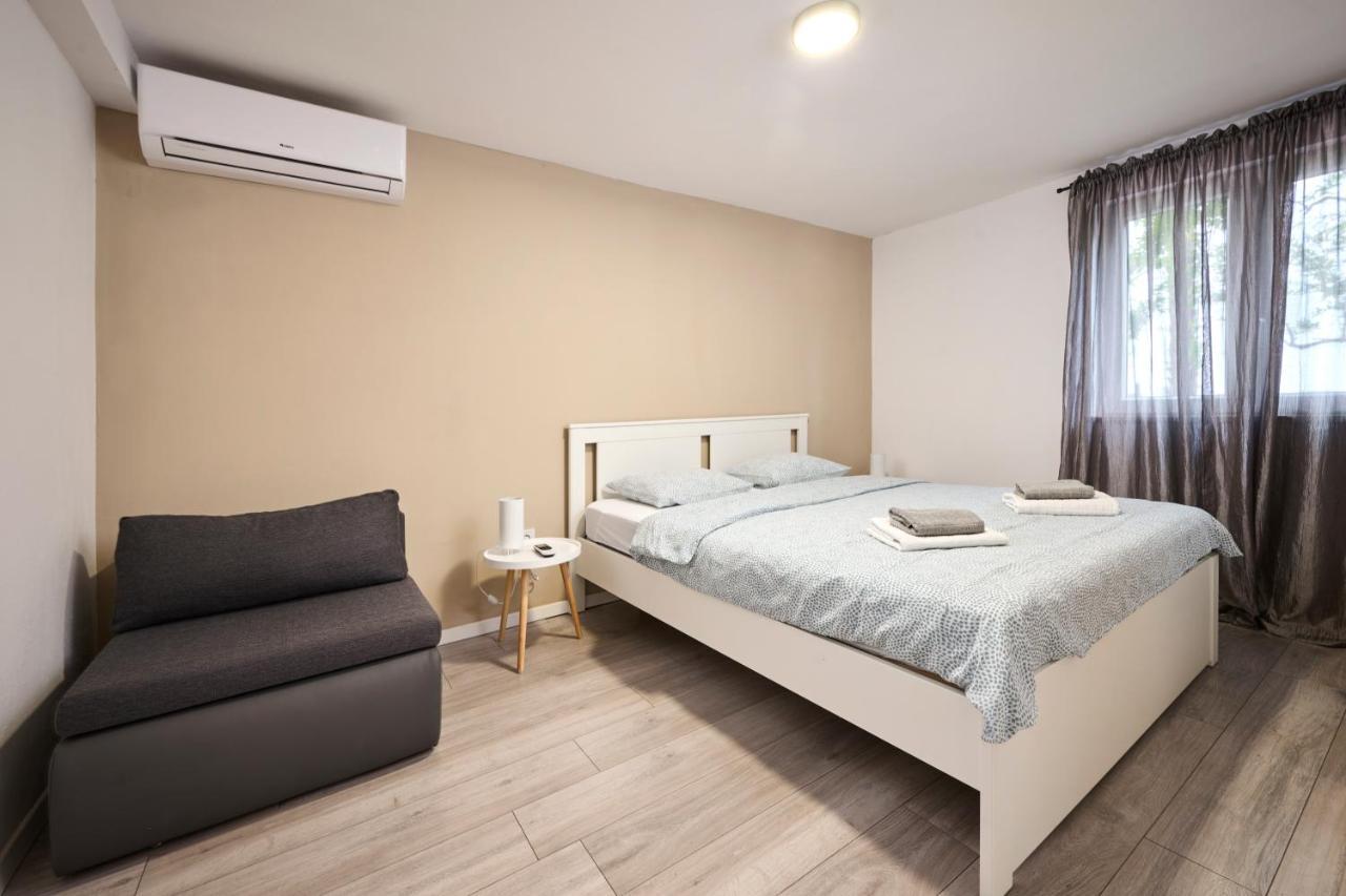 Lina Apartments Umag Eksteriør billede